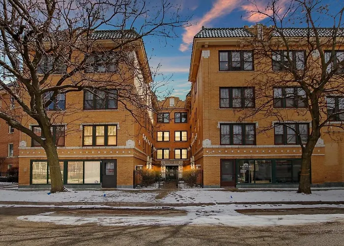 1br Calm & Cozy In Lincoln Square - Eastwood 2s