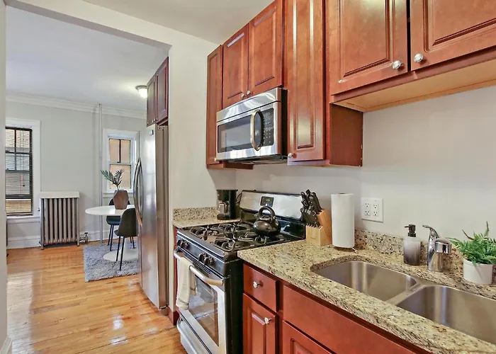 1br Calm & Cozy In Lincoln Square - Eastwood 2s Apartment *