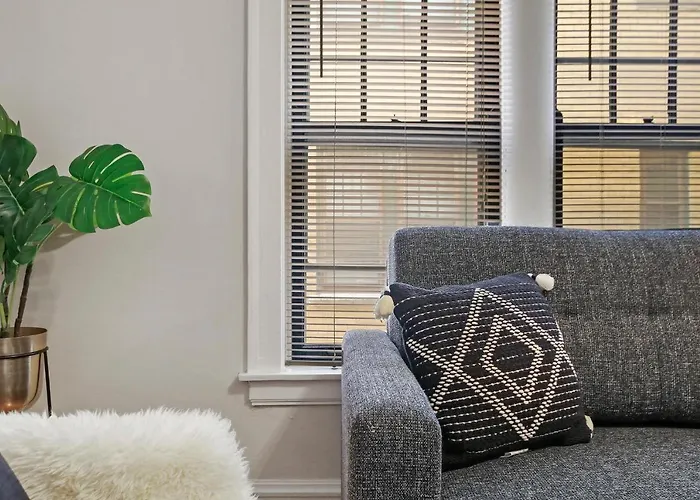 Apartment 1br Calm & Cozy In Lincoln Square - Eastwood 2s Chicago